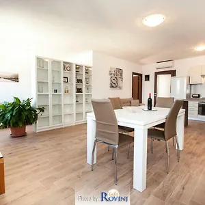 https://ondina-2.in-istria.net